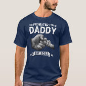 Aangepromoot bij pap Est 2022 Retro Fathers Day Ne T-shirt (Voorkant)