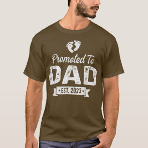 Aangepromoveerd tot pap Est 2023 Binnenkort om vad T-shirt