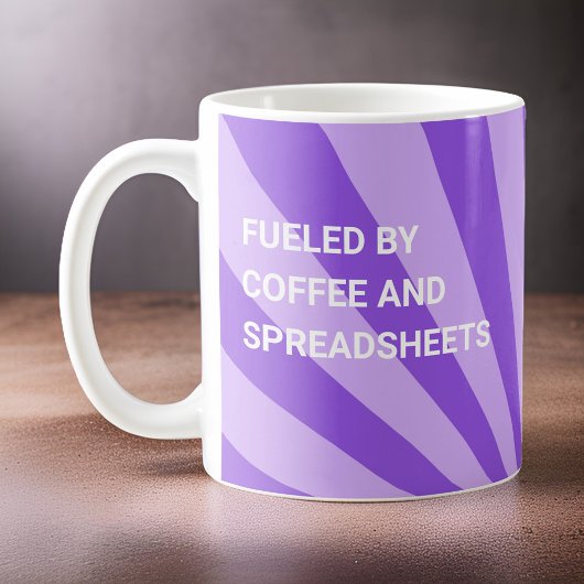 Aangevoed door koffie en spreadsheets - Paarse Koffiemok