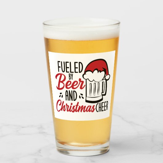 Aangewakkerd door Bier en Kerstmis Cheer Glas (Voorkant gevuld)