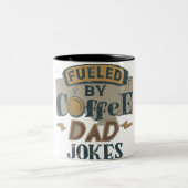 Aangewakkerd door Coffee and DAD's Jokes Tweekleurige Koffiemok (Center)