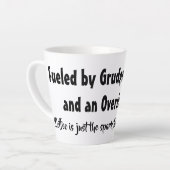 Aangewakkerd door wrok, F-bommen en oversized ego Latte Mok (Linkerhoek)