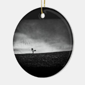 aanhangsels op heuvel keramisch ornament (Links)