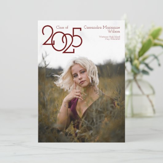 Aankondiging Afstuderen moderne maroon foto (Staand voorkant)