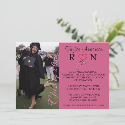 Aankondiging Afstuderen Trendy Medical RN School (Staand voorkant)