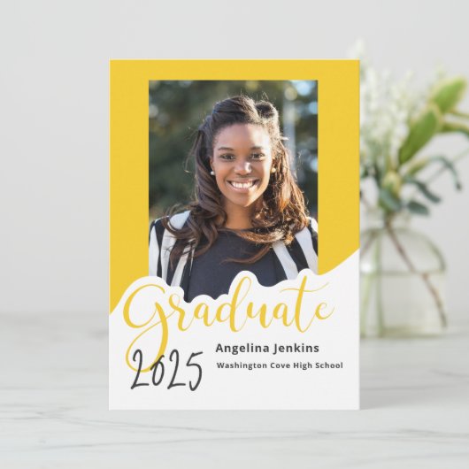 Aankondiging afstuderen Yellow Photo 2025 (Staand voorkant)