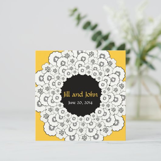 Aankondiging 'Bewaar deze datum' Geel Bloemmotief (Staand voorkant)