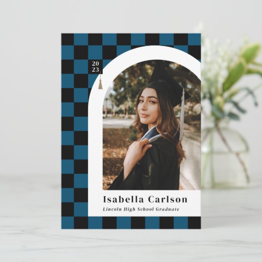 Aankondiging blauw en zwart gecheckt Afstudeerder (Staand voorkant)