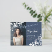 Aankondiging blauwe grijze uitstel briefkaart (Staand voorkant)