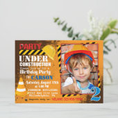 Aankondiging bouwterrein van de Birthday Party (Staand voorkant)