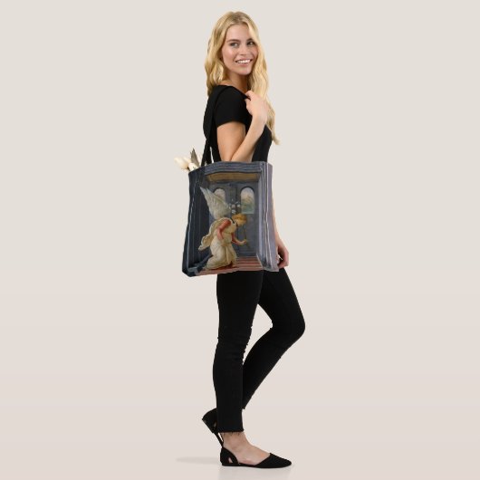 Aankondiging door Sandro Botticelli Tote Bag (Op model)