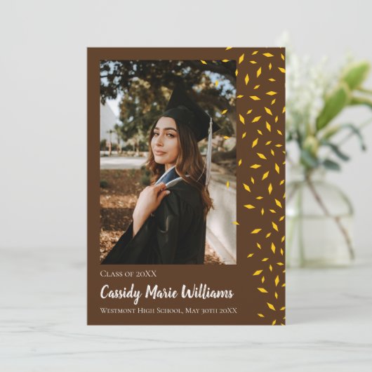 Aankondiging gouden bruine Confetti Afstuderen (Staand voorkant)