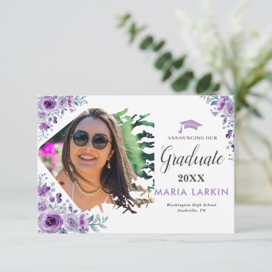 Aankondiging lila Floral Photo Afstuderen (Staand voorkant)