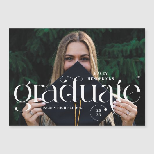 Aankondiging Magnetic Swirl Serif Photo Afstuderen (Voorkant)