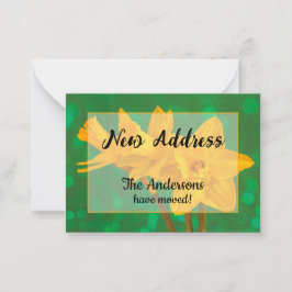 Aankondiging nieuw adres met narcissen