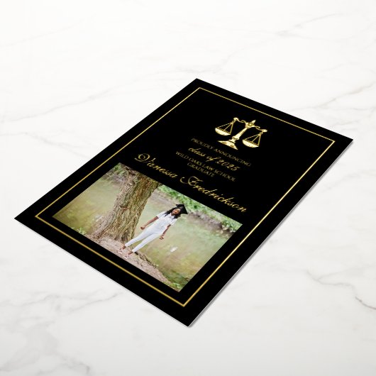 Aankondiging van afstuderen aan de rechtenfacultei (Gedraaid)