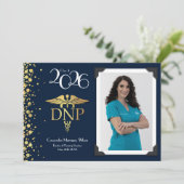 Aankondiging van afstuderen als Doctor of Nursing (Staand voorkant)