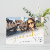 Aankondiging van afstuderen met foto en namaak gou (Staand voorkant)