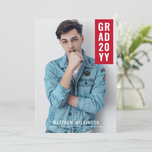 Aankondiging van afstuderen met rode tab (Staand voorkant)