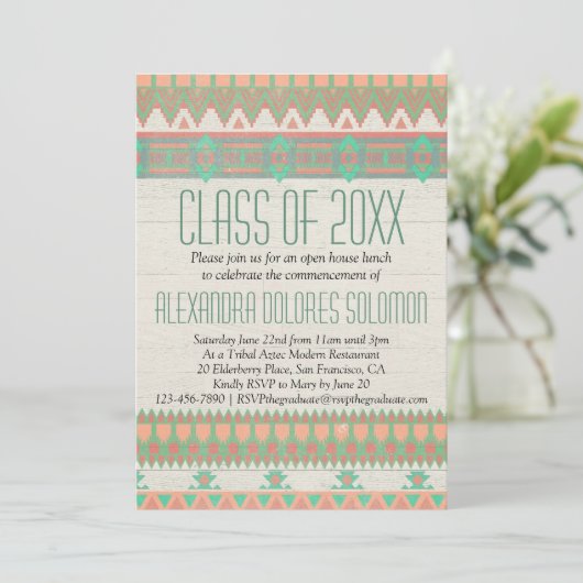 Aankondiging van de Aztec Tribal Native Graduation (Staand voorkant)