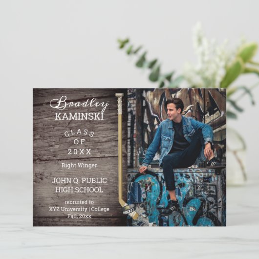 Aankondiging van de Foto van Hockey Player-Afstude (Staand voorkant)