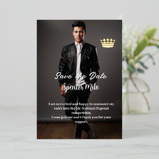 aankondiging van de mannelijke optocht (Staand Voorkant)