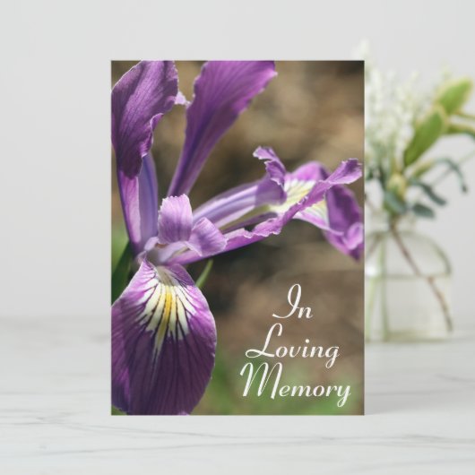 Aankondiging van de Paarse Iris Memorial Service (Staand voorkant)