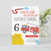 Aankondiging van de zomerdag van de Cute Fire Engi (Staand voorkant)