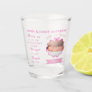 Aankondiging van een pasgeboren babymeisje shot glas