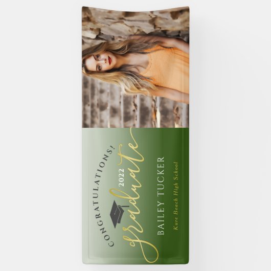 Aankondiging van Elegant Script Gold Green Afstude Spandoek (Verticaal)