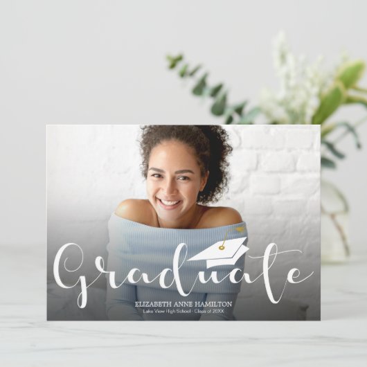 Aankondiging van foto's op middelbaar Afstuderen (Staand voorkant)