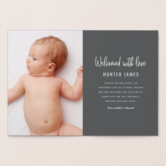 Aankondiging van geboorte baby's met een moderne h (Binnen)