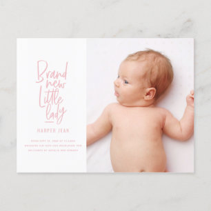 Aankondiging van geboorte door een meisje met een 