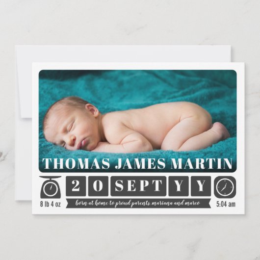 Aankondiging van geboorte op moderne schaal en klo (Voorkant)