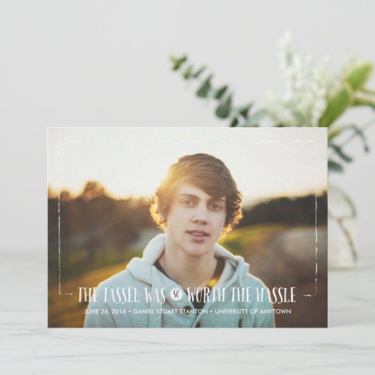 Aankondiging van het Afstudeerder van de Hassle in (Staand voorkant)