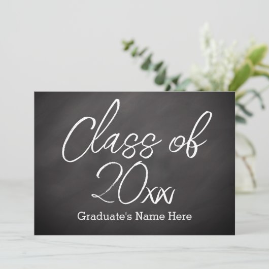 Aankondiging van het Afstuderen Chalkboard Script (Staand voorkant)