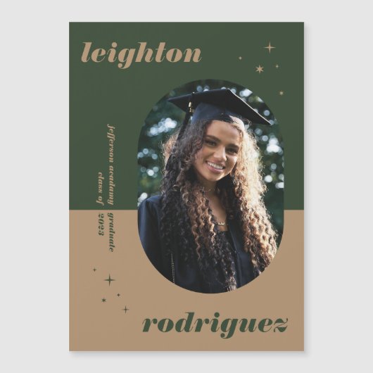 Aankondiging van het Afstuderen van Cool Magnet Ro (Voorkant)