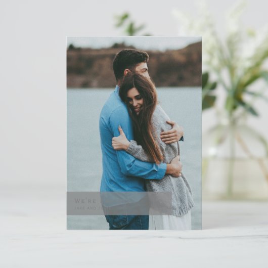 Aankondiging van het gekoesterde moment van het mo (Staand voorkant)