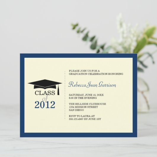 Aankondiging van het marinesurropet tassel afstude (Staand voorkant)