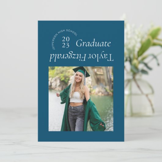 Aankondiging van het moderne, minimale Trendy-Afst (Staand voorkant)