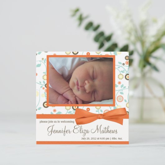 Aankondiging van het Oranje bloemenpatroon Baby Gi (Staand voorkant)