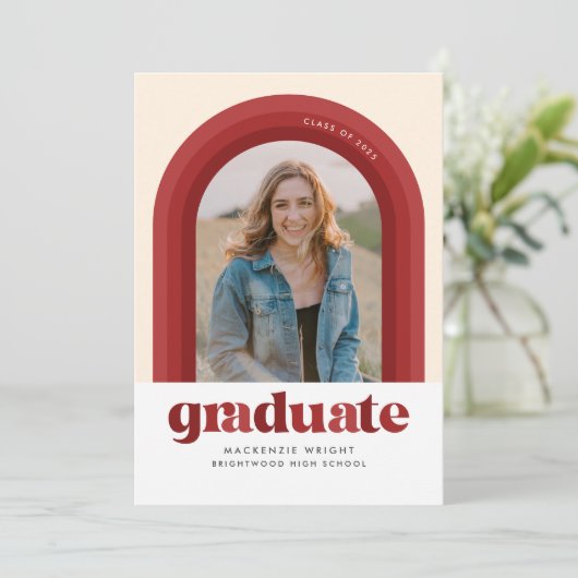 Aankondiging van het rode Afstuderen van de Retro  (Staand voorkant)