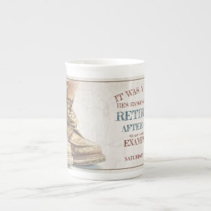 Aankondiging van pensioen met oude laarzen V2.0 Porselein Kop