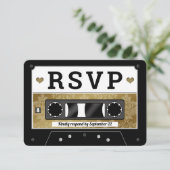 Aankondiging van Retro Cassettebandje Wedding RSVP (Staand voorkant)