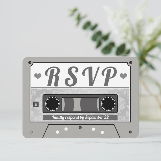 Aankondiging van Retro Cassettebandje Wedding RSVP (Staand voorkant)
