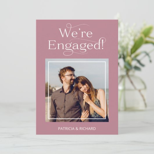 Aankondiging van verloving en sla de datum-foto op (Staand voorkant)