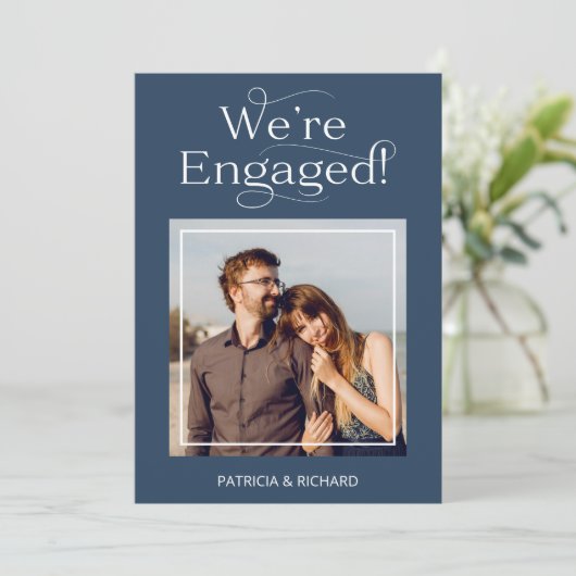 Aankondiging van verloving en sla de datum-foto op (Staand voorkant)