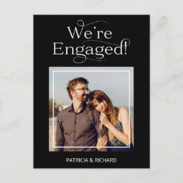 Aankondiging van verloving en sla de datum-foto op briefkaart