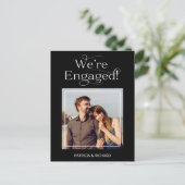 Aankondiging van verloving en sla de datum-foto op briefkaart (Staand voorkant)