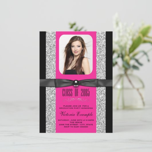 Aankondigingen van hot pink-afstuderen (Staand voorkant)